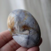 Load image into Gallery viewer, Violet Agate - Song of Stones