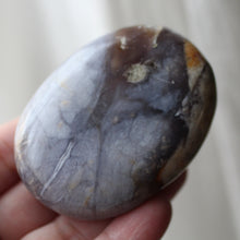 Load image into Gallery viewer, Violet Agate - Song of Stones